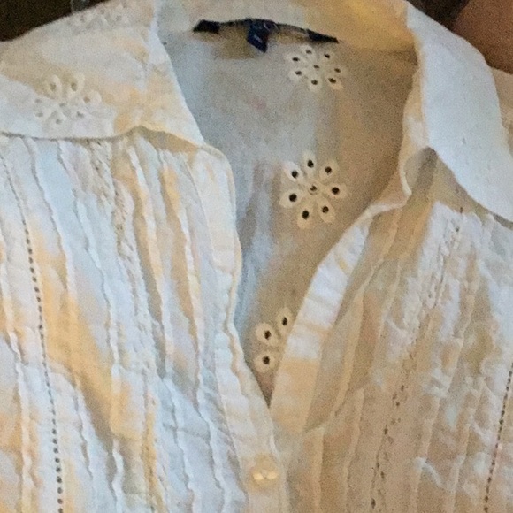 Eyelet shirt 4 items for $20 - Picture 2 of 3
